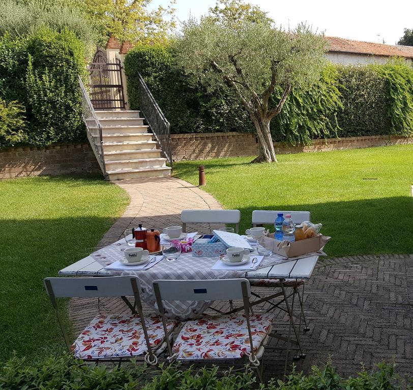 Corte La Guarnigione Valeggio sul Mincio Exterior foto
